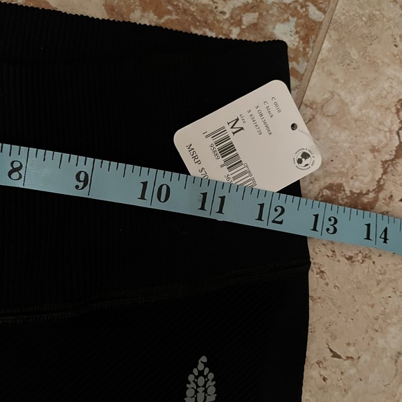 Free People Movement Black Free Throw Leggings NWT Size Medium - Picture 6 of 8
